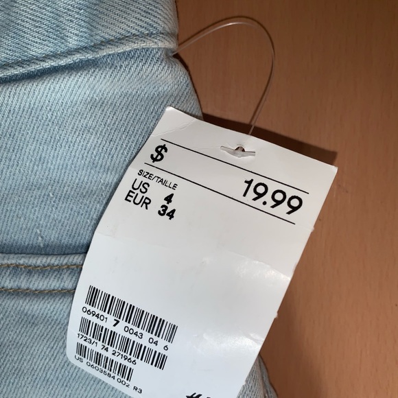 Blue Jeans shorts - Picture 3 of 3